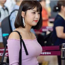 This Idol Shocks Fans With Her Voluminous Figure Kpop Girls Idol Fan