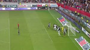 Cu un ultim campionat câştigat în 2006, latifundiarul din pipera a sperat ca ionuţ badea să fie antrenorul care îi aduce titlul mult aşteptat, în 2010. Video Derby Ca In Povesti Fcsb 3 3 Dinamo Florinel Coman A Marcat Direct Din Corner Dinamo A Egalat In Minutul 89 Sport Ro