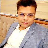 Justin Hulet's Instagram, Twitter & Facebook