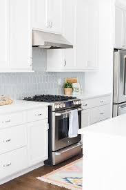 Bm Decorators White Oc 149 Bm Decorators White Oc 149 One Of The Best Whi Backsplash For White Cabinets Backsplash Kitchen White Cabinets White Shaker Cabinets