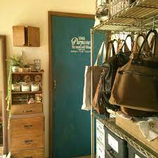 ダイソーで購入できるスチールラックがとっても便利でおすすめです folk スチールラック ダイソー スチールラック 収納棚 手作り