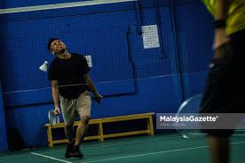 Bekas juara remaja dunia dua kali goh jin wei menyifatkan aksi kompetetif pertama selepas empat belas bulan di masters orelans ibarat kelahiran semula. Penggemar Sukan Badminton Patuh Sop Ketat Di Gelanggang