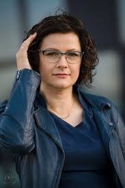 Anna Olek's Instagram, Twitter & Facebook