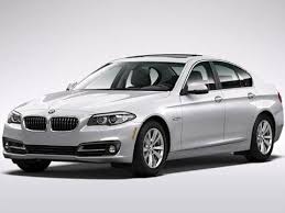 Whether You Choose A Rear Wheel Drive Or All Wheel Drive Dubbed Xdrive Model The 5 Series Remains One Of The Best Driving Best Handl Bmw 528i Bmw Suv Bmw