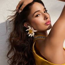 Zara White and Yellow Floral Earrings Necklace Set