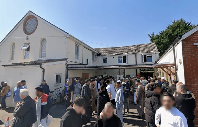 Neighbour row: Residents battling plans to expand mosque over Muslims  waking locals up with morning prayers and 'making children cry'