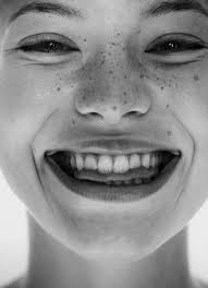 Beautiful Black And White Photos Of Faces Beautiful Freckles Beautiful Smile Freckle Face Beautiful Face