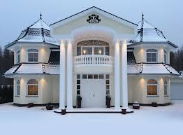 Foto von haus mit säulen, burgos, spanien. Reprasentative Stadtvilla Mit Klassischem Portal