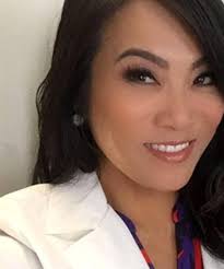 Zit popper, helps patients using exceptional skin conditions recover a life free of humiliation and itching. Dr Pimple Popper S Youtube Is Erupting With Pimple Porn