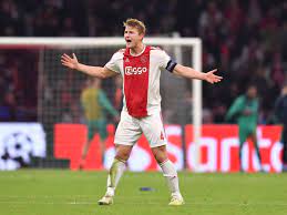 Ahead of the game against feyenoord on sunday, adam bate speaks to the player's old coach to understand. Fc Bayern Transferpoker Um Matthijs De Ligt Giftpfeile Aus Barcelona Fc Bayern