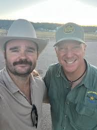 Eric Vann's Instagram, Twitter & Facebook