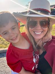 Work, who? I don't know her. Not in this hat 🤠🫶✨