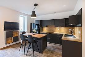 Pyram Bm Cuisines Un Tableau Plein De Tonus Cuisines Et Bains Meuble Cuisine Lave Vaisselle Siemens Table Vitroceramique