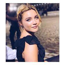 Florence pugh has been keeping herself busy while in quarantine during the ongoing coronavirus florence pugh is bringing light and levity to our days thanks to her instagram live cooking tutorials! Pin On Hair