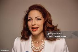 7,142 Pearl Singer Stock Photos, High-Res Pictures, and Images