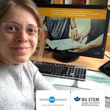 Isabell Kuczynski ist Arbeitspsychologin bei der BG ETEM und jetzt  natürlich auch im Homeoffice. Für unsere neue Serie hat sie einige Tipps  für die Arbeit zuhause zusammengestellt. Wie überlebt Ihr das Homeoffice?