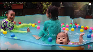 Produk kolam renang yang ini sangat cocok untuk kamu yang memiliki anak dengan usia 1 sampai 3 tahun. Lifia Niala Berenang Asyiknya Kolam Renang Anak Bayi Plastik Murah Youtube