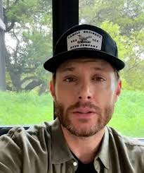 true fans should send a wave 👋