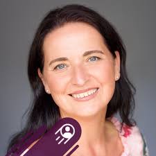 Cleaning the roof under the solar panels