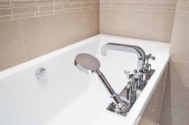 Beim duschen kommt es auf die brause an. Versenkbarer Duschschlauch Der Badewanne Wechseln So Geht S