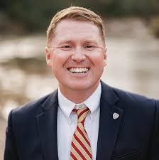 Callie Hollis's Instagram, Twitter & Facebook