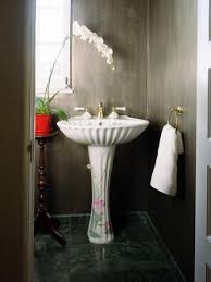Available in an assortment of finishes, materials, sizes, and shapes, you'll find the perfect pedestal sink for your bathroom at vintage tub & bath. 17 Clever Ideas For Small Baths Diy