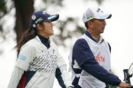 稲見萌寧選手のキャディについてご紹介します。2021年6月10日〜6月13日の宮里藍サントリーレディスオープンゴルフトーナメントでは、 清水重憲キャディ が務めています。 清水キャディは ツアー帯同通算勝利数33勝 と最多勝キャディの記録をもっており、キャディとして高く評価されている. é—˜äº‰å¿ƒãƒ€ã‚¦ãƒ³ã‹ã‚‰å¥®èµ· ç¨²è¦‹èŒå¯§ãŒãƒ­ã‚±ãƒƒãƒˆã‚¹ã‚¿ãƒ¼ãƒˆ å›½å†…å¥³å­ãƒ„ã‚¢ãƒ¼ Lpga Gdo ã‚´ãƒ«ãƒ•ãƒ€ã‚¤ã‚¸ã‚§ã‚¹ãƒˆ ã‚ªãƒ³ãƒ©ã‚¤ãƒ³
