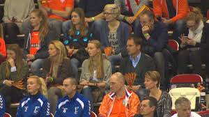 Nu bondscoach frank de boer, de vader van beau, zijn 'schoonzoon' ineens bij de selectie van oranje gehaald heeft, worden er logischerwijs vragen gesteld. Handbalfan De Boer Dynamisch Maar Ook Best Wel Hard Nos