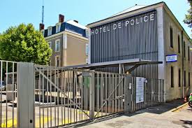 Policier tué au mans : Policier Tue Au Mans Sa Fille Ainee Veut Malgre Tout S Engager Dans La Police Valeurs Actuelles