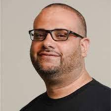 Dennis Peredo's Instagram, Twitter & Facebook