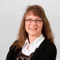 Karen Rau's Instagram, Twitter & Facebook