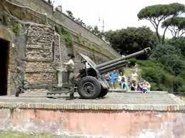 Non fa parte del novero de. Il Cannone Del Gianicolo Roma Italy Youtube