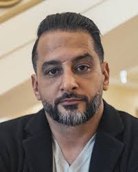 Former NFL player Brian Poli-Dixon turns to painting