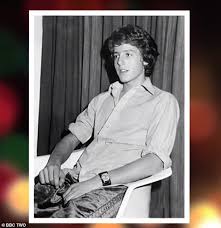 A violent death, a missing spouse, and a chain. Hugh Grant Was Badly Behaved And Pretentious Growing Up And Says Voice Means Fans Assume He S Rich Readsector