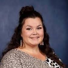 Imelda Phillips's Instagram, Twitter & Facebook