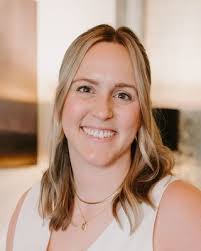 Emily Stuart's Instagram, Twitter & Facebook