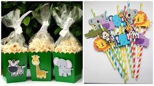 Coloridos globos y guirnaldas como fondo de mesa. 6 Ideas Para Una Fiesta Safari Para Ninos Con Moldes Cositasconmesh