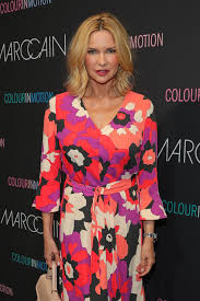 1 day ago · veronica ferres wird zur truckerin die kommentare ihrer fans tragen mit sicherheit zu ihrer guten laune bei, denn unter dem posting reihen sich die komplimente aneinander. Radikale Veranderung Darum Tragt Veronica Ferres Einen Bob Promiflash De
