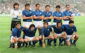 Interleaning Soccer Stars Retro Football Team Photos