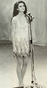 In the following occasions, gigliola cinquetti performed at the sanremo music festival Gigliola Cinquetti