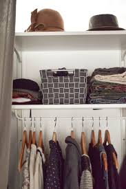 Mein Offener Kleiderschrank Perfekt Verstaut Und Praktisch Aufbewahrt Tipps Und Ratgeber Fu In 2020 Kleiderschrank Aufbewahrung Kleiderschrank Offener Kleiderschrank