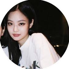 Flynn Moore (@silverhairbxtch)