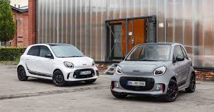 Mercedes And China S Geely Team Up To Take Electric Smart Cars Global In 2020 Electric Smart Car Smart Car Car Brands