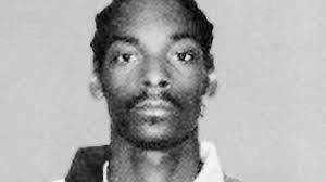 Snoop Dogg Zahlt Einem Mann 50 000 Dollar Im Jahr Furs Joint Bauen Stern De