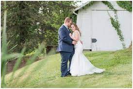 Romantic Eaglesticks Golf Club Wedding In Zanesville Ohio Morgan And Ian Pipers Photograph Golf Club Wedding Wedding Venue Inspiration Golf Course Wedding