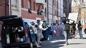 The marketing director of an agrochemical corporation is discovered drowned in the. Lille Ses Librairies Ses Cafes Decors De La Serie D Arte Jeux D Influence