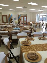 Think swamp and round up things like fishing nets, thick ropes, spanish moss, magnolia blossoms and rubber or plastic alligators to create atmosphere. Southern University Su Graduation Party Kreativeillusions Sports Baby Shower Theme Baby Shower Themes Table Decorations