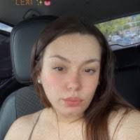 Belinda Decker's Instagram, Twitter & Facebook