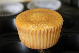 I think all of these issues may be because of too little flour. Seriously Super Delicious Vanilla Cupcakes Azie Kitchen