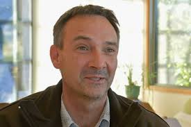 Queen's Birthday honours: Medical minds, artists, and veterinarian among  those recognised in Tasmania